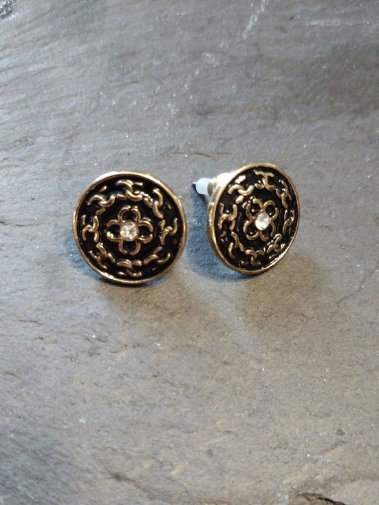 Jewelry - Round Gold-Tone Black Filigree Stud Earrings